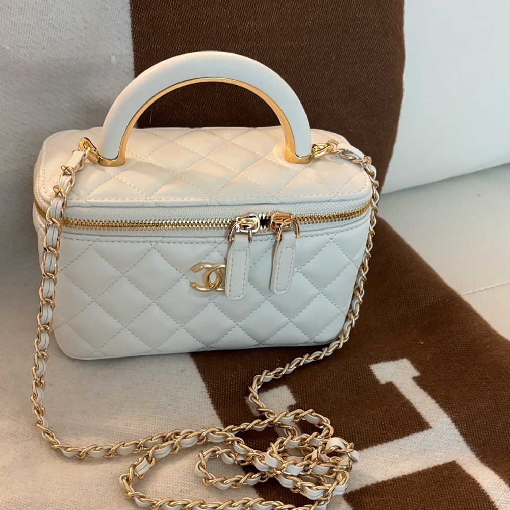 Like New Condition Vanity Bag shoulder bag with dust bag